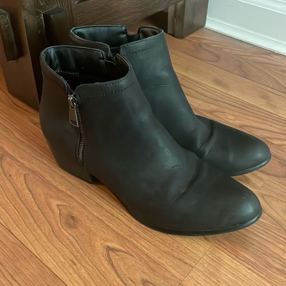 3 FOR $15 ‼️ Black union bay booties